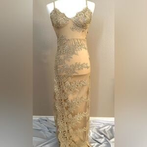 Elegant Windsor Cream Lace Gown NWT